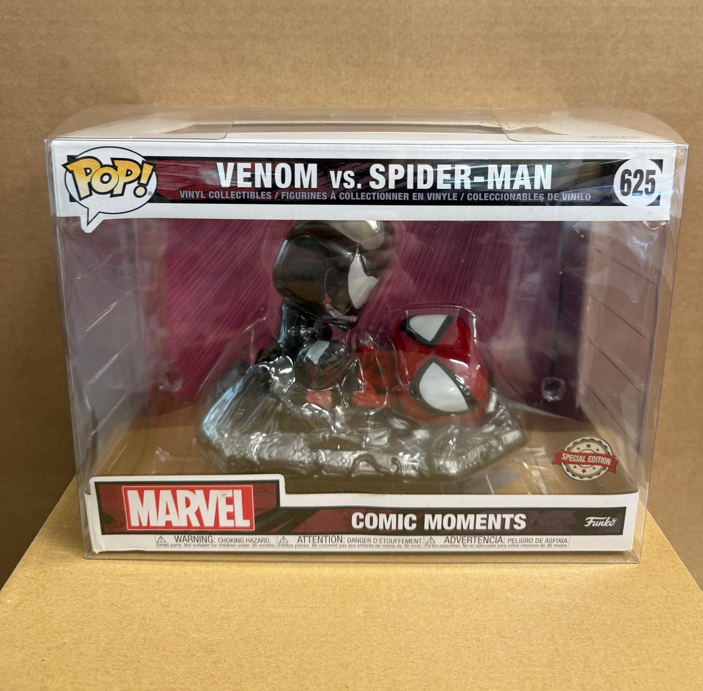 Funko Pop! Moment Marvel Venom Vs Spider-Man #625 Special Edition + Protector