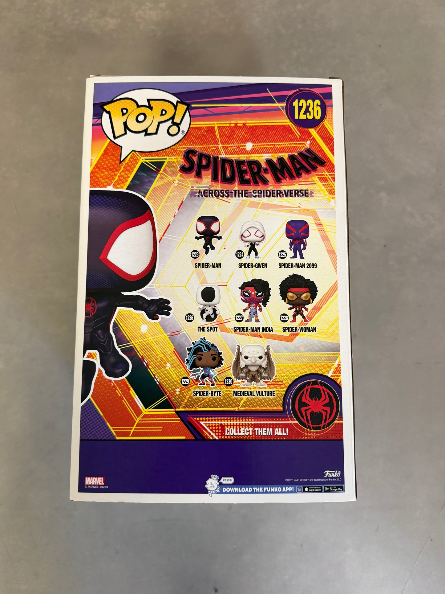 Funko Pop! Jumbo 10” Marvel Spider-Man #1236 Special Edition
