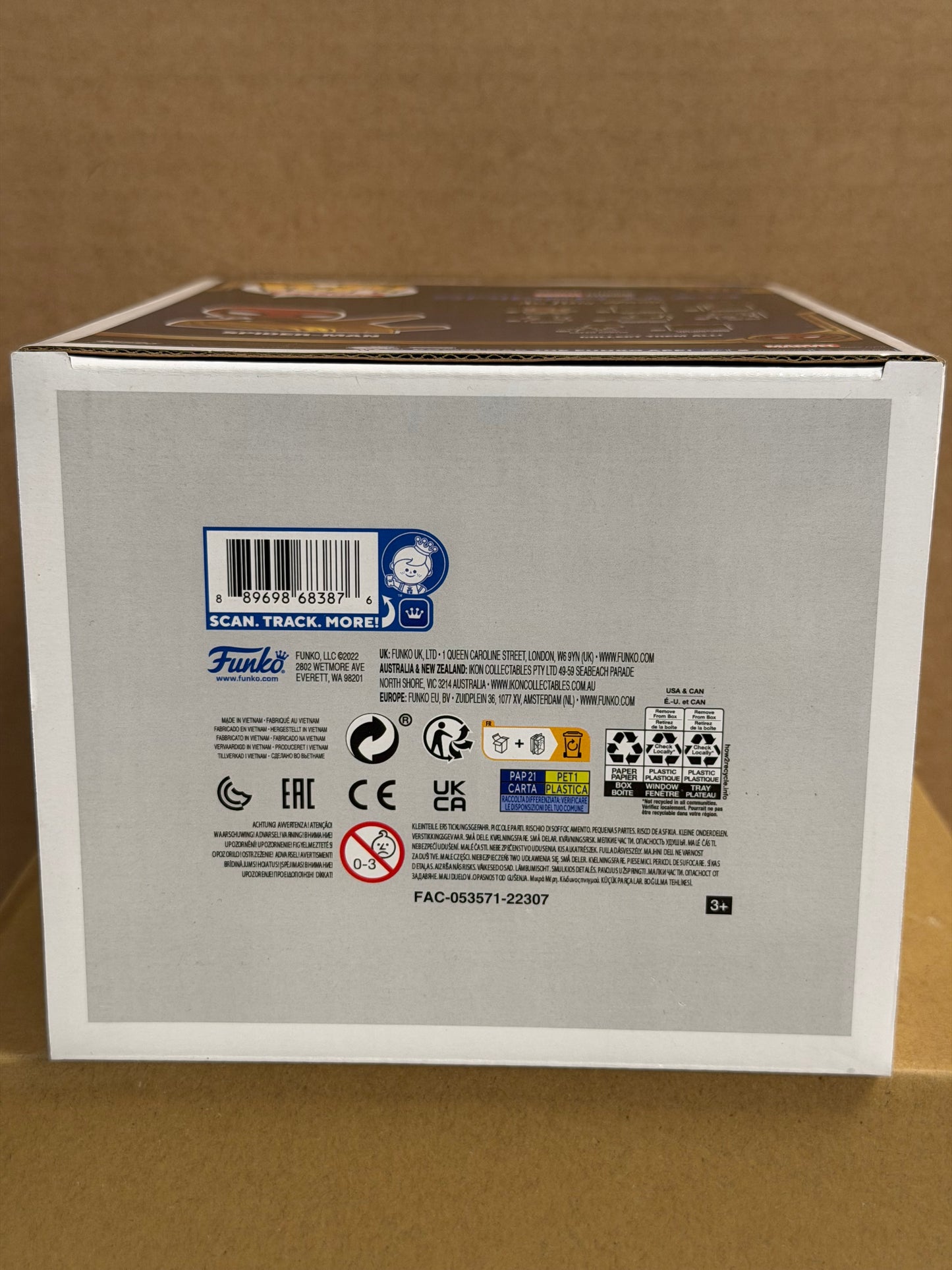 Funko Pop! Marvel Spider-Man #1179 Special Edition + Protector