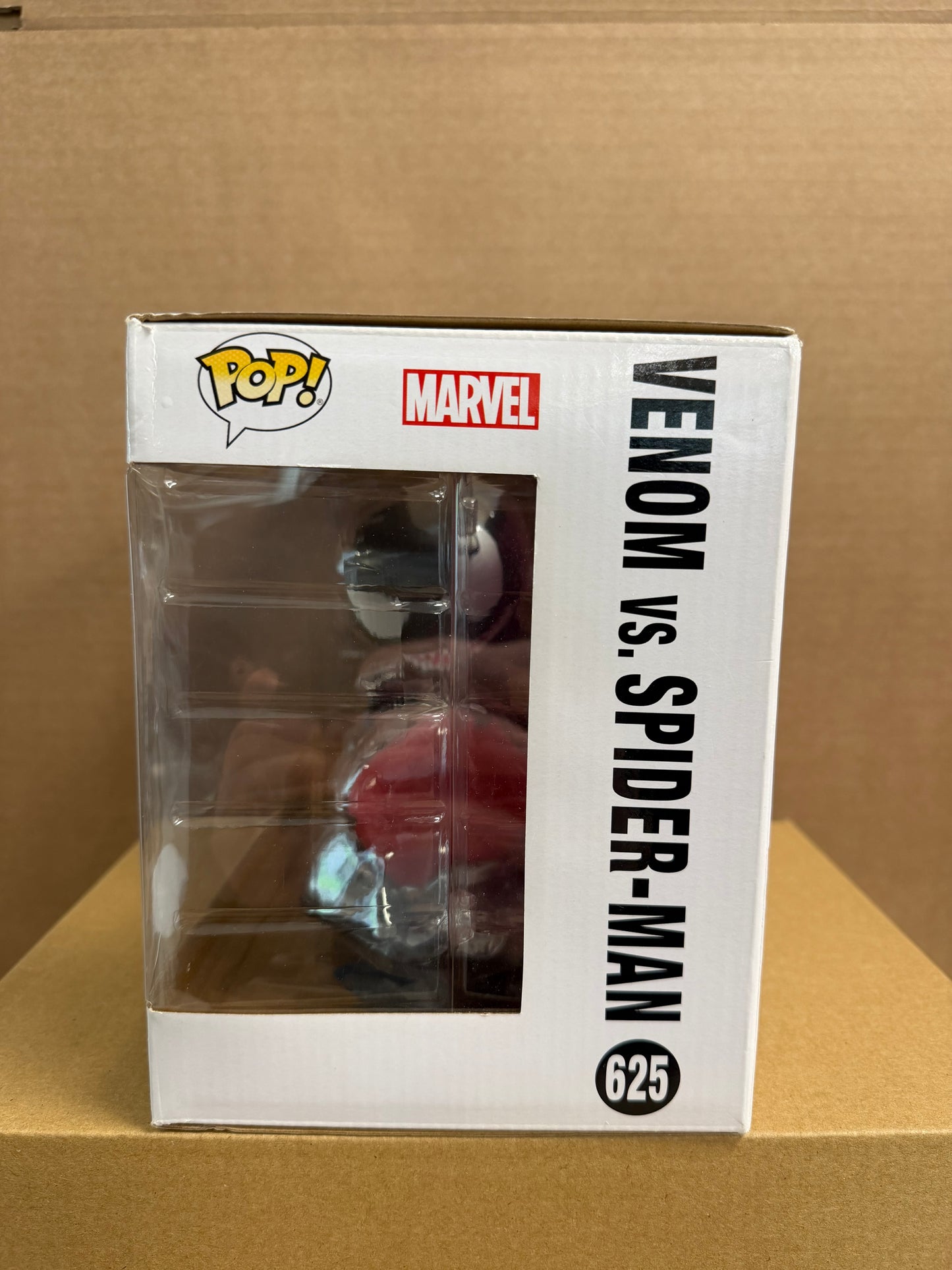 Funko Pop! Moment Marvel Venom Vs Spider-Man #625 Special Edition + Protector
