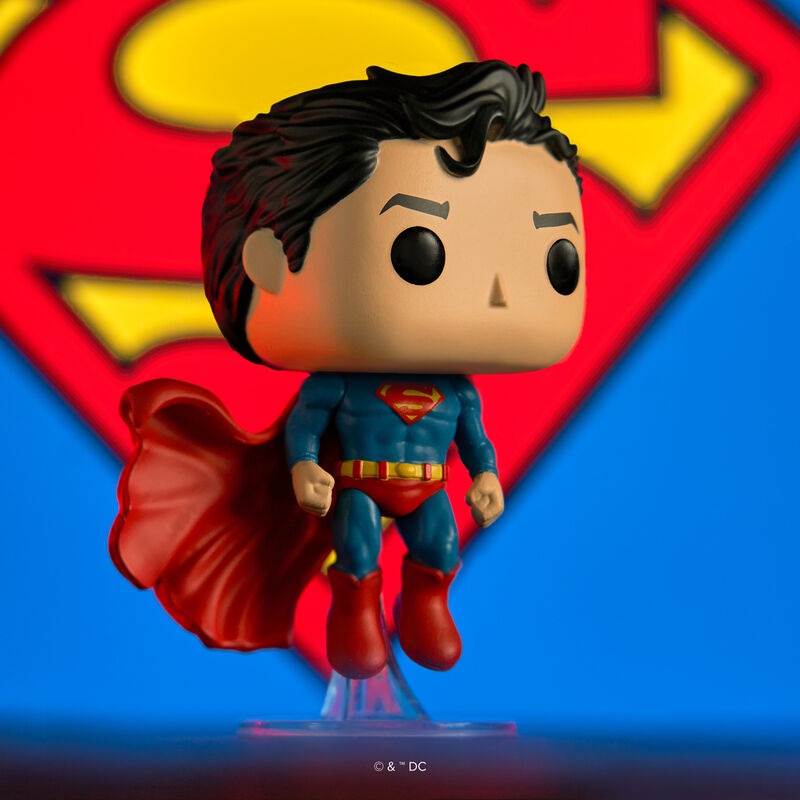 Funko Pop! DC! Heroes Superman (Classic) #599 Free Protector